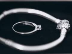 चांदी के जेवर काले पड़ जाएं तो इन ची़ज़ों से करें साफ, फिर से नए जैसे चमकने लगेंगे