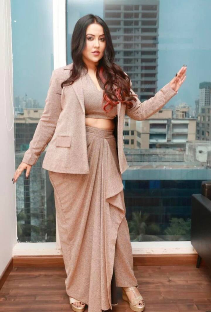 इससे पहले अमृता फडणवीस ने ट्विटर पर हैशटैग #मूडबनलेया के साथ डांस चैलेंज भी शुरू किया था.