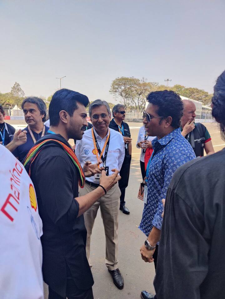 సచిన్ టెండూల్కర్‌తో కాసేపు ముచ్చటించారు కూడా.