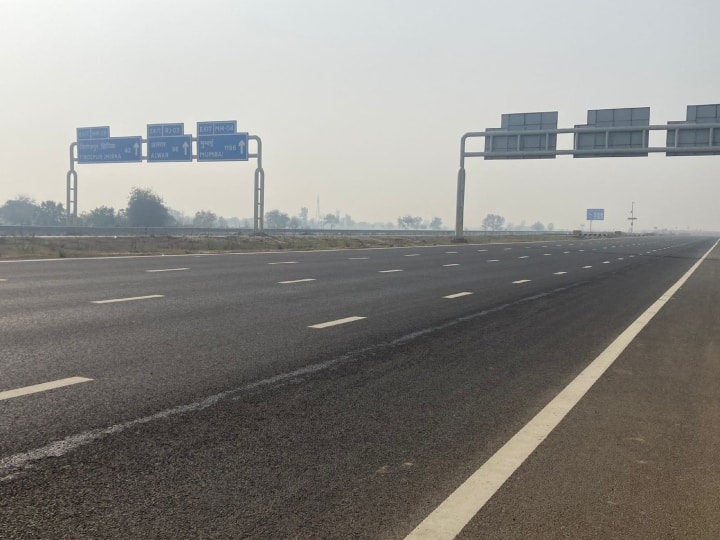 Delhi-Mumbai Expressway: प्रधानमंत्री नरेंद्र मोदी देश के सबसे लंबा एक्सप्रेस-वे का 12 फरवरी को उद्घाटन करेंगे. यात्रियों को दिल्ली से मुंबई की दूरी घटकर 12 घंटे हो जाएगी.