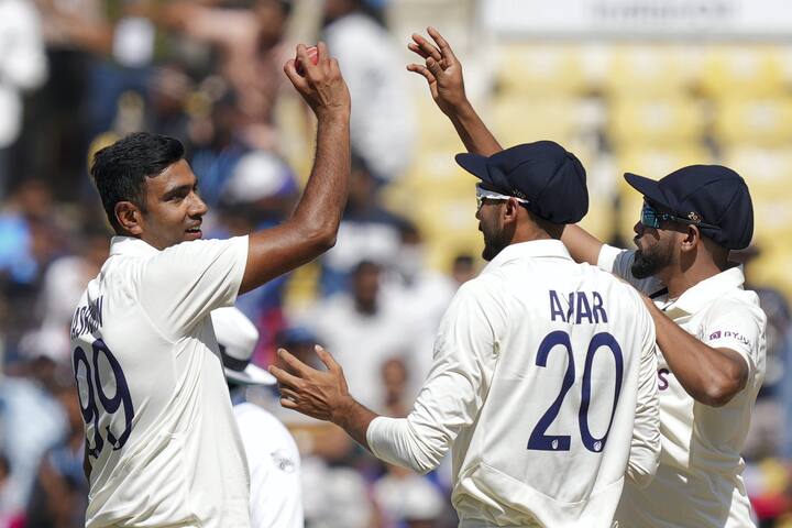 টেস্টে বল হাতে ফের ভেল্কি আর অশ্বিনের (R Ashwin)। নাগপুরে অস্ট্রেলিয়ার দ্বিতীয় ইনিংসে ৫ উইকেট নিলেন তামিলনাড়ুর অফস্পিনার (Ind vs Aus)।