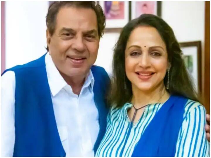 अपने जमाने के चार्मिंग हीरो धर्मेंद्र ने भी धर्म परिवर्तन किया था. दरअसल, धर्मेंद्र बॉलीवुड में आने से पहले शादीशुदा थे, लेकिन उनका दिल हेमामालिनी पर आ गया. उनकी पहली पत्नी प्रकाश कौर अलग तो हो गईं, लेकिन तलाक देने के लिए तैयार नहीं हुईं. ऐसे में धर्मेंद्र और हेमा मालिनी दोनों ने मुस्लिम धर्म अपनाया. इसके बाद उनका निकाह हुआ.