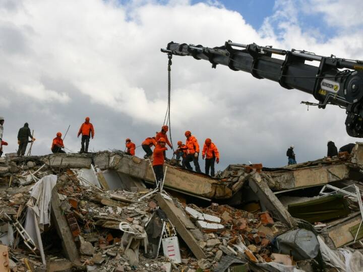 वहीं मीडिया रिपोर्ट्स में बताया गया कि विजय के पिता रमेश चंद गौर का पिछले साल दिसंबर 2022 में कार्डियक अरेस्ट से मौत हो गई थी.