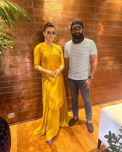 Photo : उर्वशीने शेअर केला ऋषभ शेट्टींसोबचा फोटो, चाहते म्हणाले...