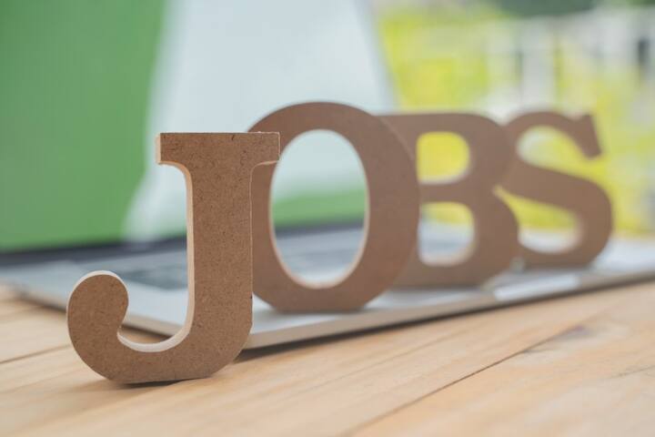 CDAC Jobs 2023: सेंटर फॉर डेवलपमेंट ऑफ एडवांस्ड कंप्यूटिंग (CDAC) ने एक भर्ती अधिसूचना जारी कर कई पद पर वैकेंसी निकाली है. जिसके लिए आवेदन प्रक्रिया चल रही है. इच्छुक और पात्र उम्मीदवार इस भर्ती के लिए आधिकारिक साइट careers.cdac.in पर जाकर आवेदन कर सकते हैं. भर्ती के लिए आवेदन करने की लास्ट डेट 20 फरवरी 2023 है. (Image Source: Getty)