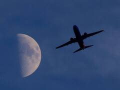 पूरे 17 घंटे तक हवा में उड़ते रहते हैं लोग, ये है दुनिया की सबसे लंबी हवाई यात्रा