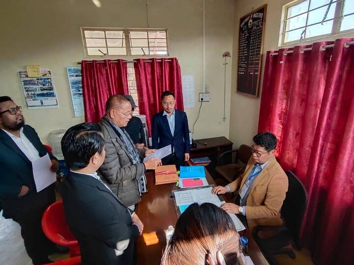 Election Officer Sashank Shekhar has announced that BJP candidate Kaseto Kimini has won unopposed in Akuluto assembly constituency in Nagaland. Nagaland Election: நாகாலாந்தில் பின்வாங்கிய காங்கிரஸ் வேட்பாளர்.. போட்டியின்றி வெற்றிபெற்ற பா.ஜ.க வேட்பாளர்..