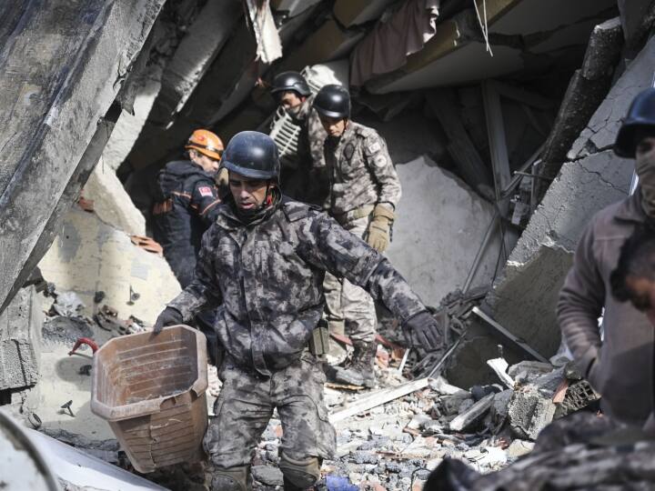 विजय कुमार की डेड बॉडी मलत्या के एक होटल के मलबे से बरामद किया गया था. तुर्किए में विजय कुमार की डेड बॉडी की पहचान उनके शरीर में बनी टैटू से की गई थी.