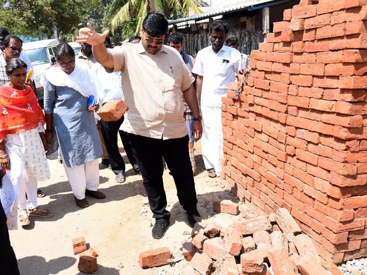 கரூரில் வளர்ச்சி திட்ட பணிகள் குறித்து நேரில் பார்வையிட்ட ஆட்சியர் பிரபுசங்கர்