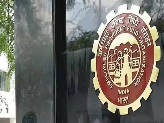 પીએફમાંથી એડવાન્સ પૈસા ઉપાડવા માટે તમારે www.epfindia.gov.in વેબસાઈટના હોમ પેજ પર ઓનલાઈન એડવાન્સ ક્લેઈમ પર ક્લિક કરવું પડશે. આ માટે તમારે https://www.epfindia.gov.in/site_en/index.php પર લોગિન કરવું પડશે. (Freepik.com અને ABP Live)