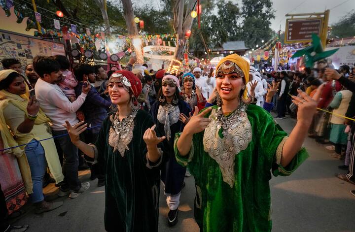 ২০১৩ সালে এই মেলাকে আন্তর্জাতিক স্তরে উন্নীত করা হয়। তারপর ২০১৫ সালে ২০টি দেশ এই মেলায় যোগ দিয়েছিল। প্রতিবছরই কোনও একটি দেশকে Partner Nation এবং কোনও একটি রাজ্যকে Theme State হিসেবে মর্যাদা দেওয়া হয়।