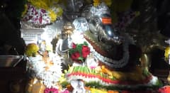 Pune Dagadusheth Temple : किरणोत्सवात श्रीमंत दगडूशेठ' गणपतीला सूर्यकिरणांचा महाभिषेक; पाहा विलोभनीय फोटो...