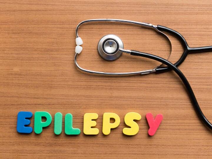 epilepsy brain disease timely treatment is necessary Epilepsy Day 2023: आज अंतरराष्ट्रीय मिर्गी दिवस है, जानिए क्या है ये बीमारी और इसके पीछे कौन सा इतिहास छिपा है?