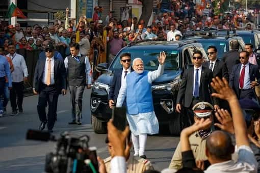 Over 10,000 km in less than 90 hours: PM Modi en route a ‘hectic’ trip આગામી 90 કલાકમાં PM Modiનો 10,800 કિમીનો પ્રવાસ, 10 જાહેર સભાઓ, ચૂંટણી પર સંપૂર્ણ ફોકસ