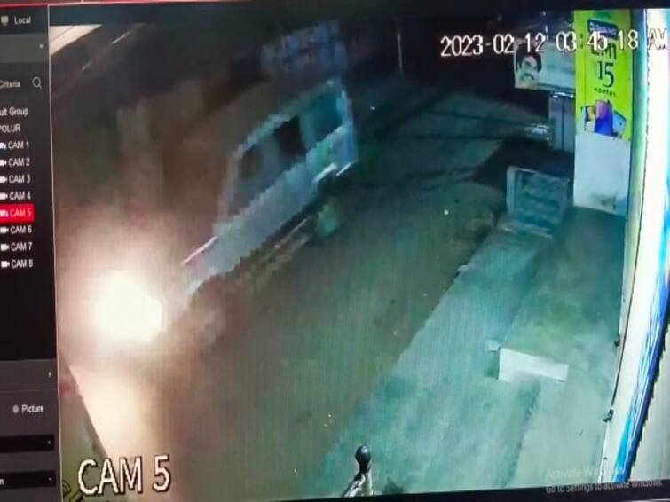 Crime  ATM robbery in Tiruvannamalai caught on CCTV camera of Andhra registered Tata Sumo car Crime: ஏடிஎம் கொள்ளையில் திடீர் திருப்பம்.. ஆந்திரா பதிவேடு கொண்ட டாட்டா சுமோ.. சிசிடிவி காட்சியில் பதிவு!
