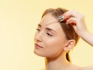 घनी और मोटी आईब्रो चाहिए तो रोजाना रात को ये होम मेड तेल लगाइए...हफ्ते भर में मिलेगा रिजल्ट