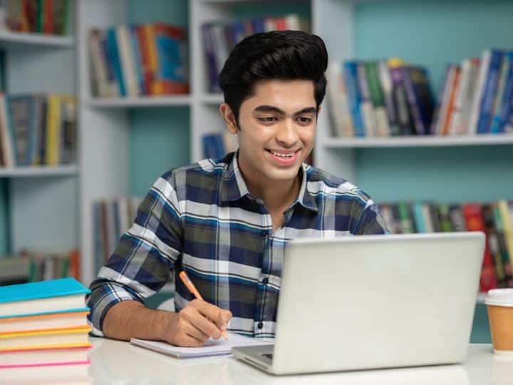 1 साल में होता है ग्राफिक डिजाइनिंग का कोर्स, फीस 1 लाख से कम और कमाई छप्परफाड़ Graphic designing course is done in 1 year fee is less than 1 lakh 1 साल में होता है ग्राफिक डिजाइनिंग का कोर्स, फीस 1 लाख से कम और कमाई छप्परफाड़