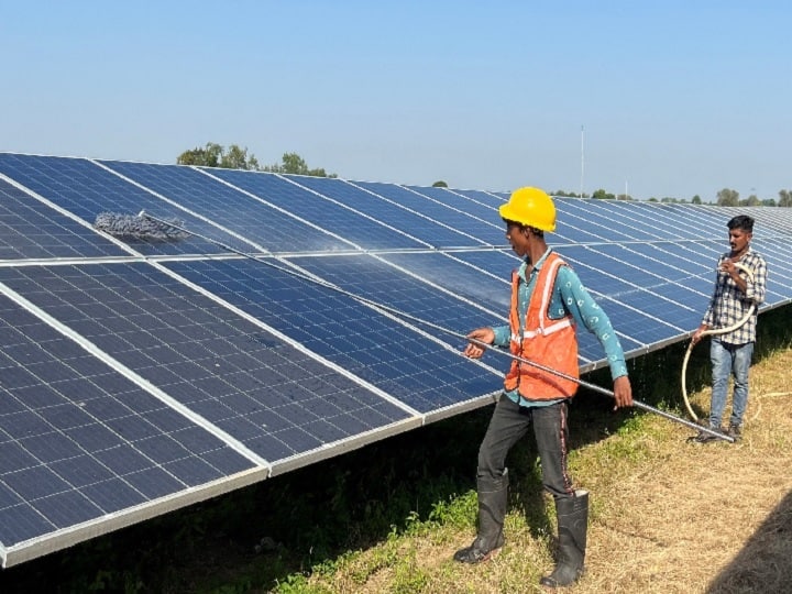 Government Subsidy on Solar Panels Solar system project Solar Energy: घर की छत पर लगाएं सोलर पैनल, न के बराबर आएगा बिजली बिल, सरकार भी करेगी पूरी मदद