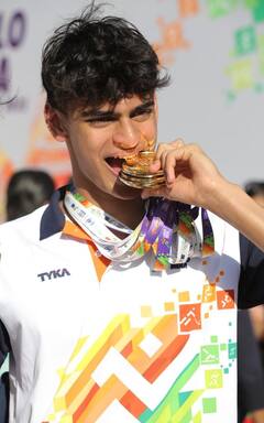 Vedaant Madhavan: कौतुकास्पद! आर.माधवनच्या लेकानं पटकावले सात मेडल्स, सोशल मीडियावर शुभेच्छांचा वर्षाव