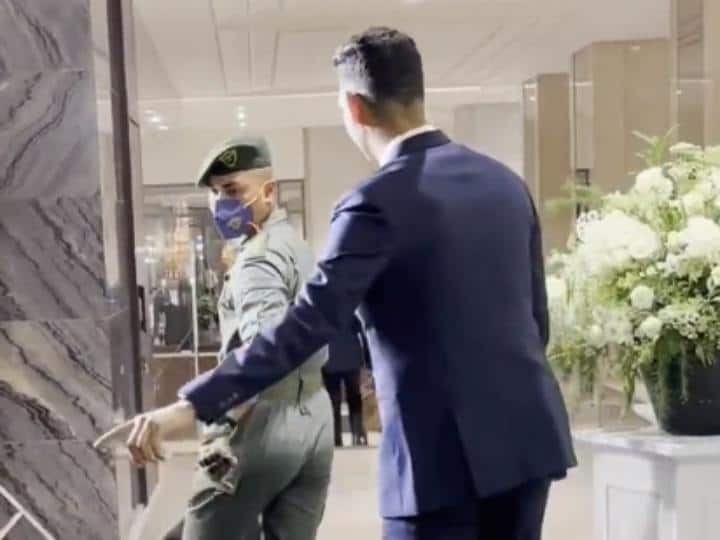 होटल में मेहमानों की सुरक्षा की पूरी तैयारी हो गई है. जगह जगह सिक्योरिटी कड़ी कर दी गई है.