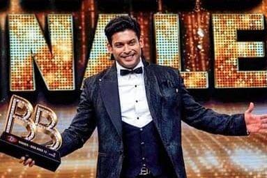 दिवंगत अभिनेता सिद्धार्थ शुक्ला भी एक मशहूर एक्टर थे जिन्हें फैंस भी काफी प्यार देते थे. बता दें कि एक्टर ने बिग बॉस 13 को अपने नाम कर लिया था. साथ ही उन्होंने 40 लाख रुपए की प्राइस मनी भी जीत ली थी. (Photo- Instagram)