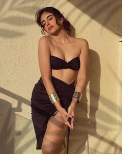 Miesha Iyer Photos: 'ਬਿੱਗ ਬੌਸ' ਫੇਮ ਮਾਈਸ਼ਾ ਅਈਅਰ ਟਿਊਬ ਟਾਪ ਦੇ ਨਾਲ ਬਲੈਕ ਸਕਰਟ ਪਾ ਕੇ ਬੇਹੱਦ ਖੂਬਸੂਰਤ ਲੱਗ ਰਹੀ ਸੀ....