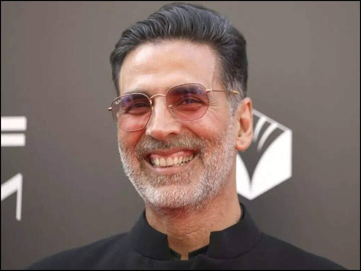 सलमान खान के बाद अक्षय कुमार ऐसे सेलेब हैं, जिन्होंने इस लिस्ट में अपना दबदबा बना रखा है. वह इस लिस्ट में दूसरे पायदान पर हैं.