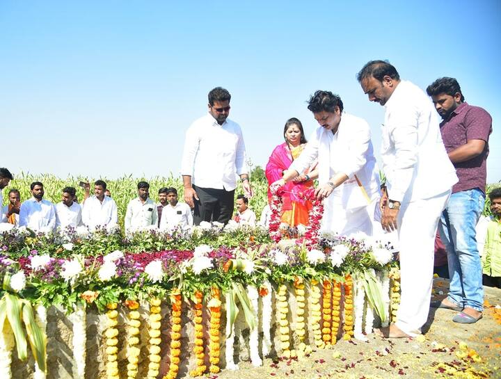 अपघात झाल्यानंतर तब्बल 40 दिवसांनी ते बीड जिल्ह्यात प्रथमच आले आहेत.