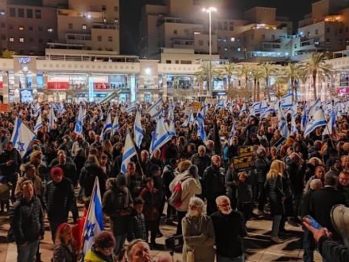 Israel Tens Of Thousands Of Israelis Protest Against Benjamin Netanyahu ...