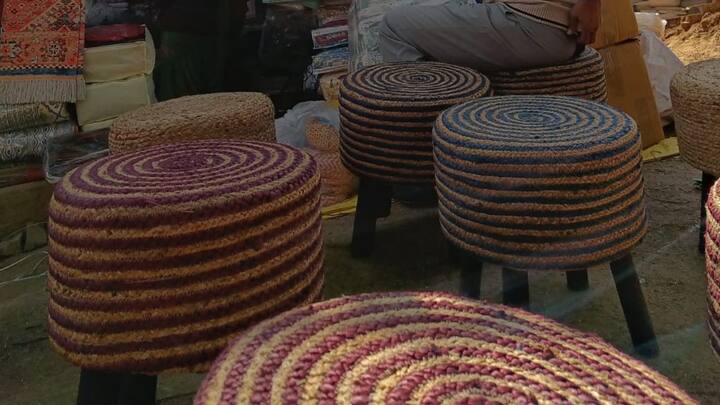 হরিয়ানার সুরজকুণ্ডে ফেব্রুয়ারি মাসে চলছে আন্তর্জাতিক হস্তশিল্প মেলা। কেন্দ্রের বস্ত্র মন্ত্রক, সংস্কৃতি মন্ত্রক, পর্যটন মন্ত্রক এবং বিদেশমন্ত্রকের সহায়তায় হরিয়ানার পর্যটন দফতর এই মেলার আয়োজন করেছেন। ৩ ফেব্রুয়ারি থেকে ১৯ ফেব্রুয়ারি পর্যন্ত চলছে এই মেলা।