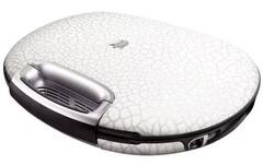 આ લેપટોપ છે કે હેન્ડબેગ! વ્હાઇટ ગોલ્ડ અને ડાયમંડથી બનેલા પર્સ જેવી ડિઝાઇનવાળું લેપટોપ, કિંમત સાંભળીને ઊડી જશે હોશ