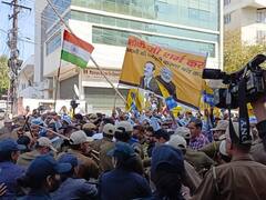 अडानी विवाद को लेकर सड़कों पर उतरी AAP, जेपीसी के गठन की मांग करते हुए दीं सामूहिक गिरफ्तारियां