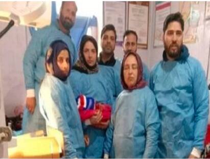 Doctors Use WhatsApp To Deliver Baby In Jammu And Kashmir வாட்ஸ்-அப் உதவியுடன் பிரசவத்தை நடத்தி முடித்த டாக்டர்கள்.. எங்க இது? எப்படி?