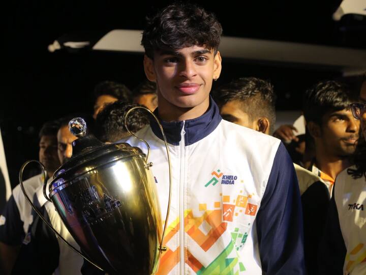 R Madhavan Son Vedaant Madhavan Wins 5 Gold 2 Silver Medals Khelo India Winter Games 2023 Vedaant Madhavan: आर माधवन के बेटे ने खेलो इंडिया यूथ गेम्स में 5 गोल्ड समेत जीते कुल सात मेडल, एक्टर ने ऐसे जताई खुशी