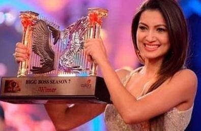 गौहर खान काफी मशहूर अदाकारा हैं जो कि अपनी बोल्डनेस से लोगों का दिल जीत लेती हैं. मशहूर अभिनेत्री गौहर खान भी बिग बॉस 7 को अपने नाम कर चुकी हैं. उस समय एक्ट्रेस को ट्रॉफी के साथ में 50 लाख रुपए की प्राइस मनी दी गई थी. (Photo- Instagram)