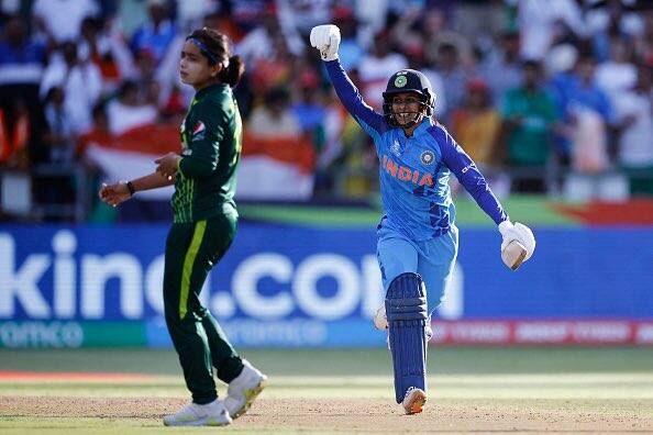 '7-Ball Over?': Big mistake in India-Pakistan match, Pak bowler got seven balls in one over by umpire લો બોલો! ભારત-પાકિસ્તાન મેચમાં અમ્પાયરે એક ઓવરમાં સાત બોલ ફેકાવ્યા, સાતમાં બોલે તો ચોગ્ગો પડ્યો