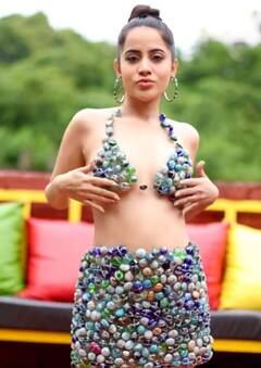 दुनिया में ऐसा कुछ भी नहीं जिसे उर्फी ने पहना नहीं... हसीना का अतरंगी ड्रेस कलेक्शन देख मच जाता है बवाल