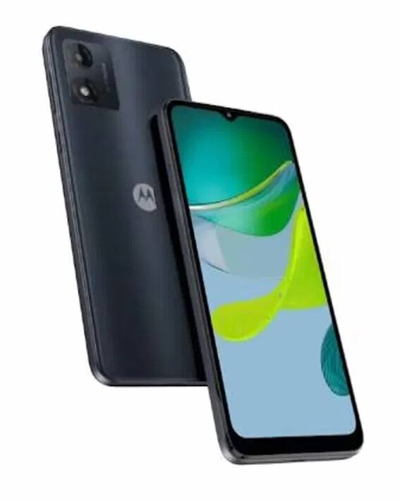 Moto E13ની સ્પેશિફિકેશન્સ -  ધૂળ અને પાણીના પ્રતિરોધ માટે Moto E13 IP52-રેટેડ છે. જે ઓછી કિંમતમાં એક સારો ઓપ્શન છે. ફોનમાં 6.5- ઇંચ IPS LCD ડિસ્પ્લે અને ડૉલ્બી સ્પીકર આપવામાં આવ્યુ છે.