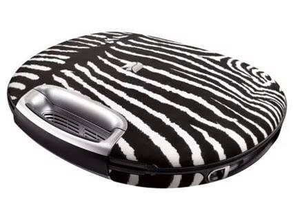 આ લેપટોપ હજુ પણ વેચાણ માટે ઉપલબ્ધ છે. પરંતુ તેની કિંમત એટલી વધારે છે કે તેને સાંભળીને તમારું માથું ચક્કર આવી જશે. Tulip E-GO ડાયમંડ વિશ્વના સૌથી મોંઘા લેપટોપની યાદીમાં ત્રીજા નંબરે આવે છે. આ લેપટોપની કિંમત $355,000 (અંદાજે 29,190,000 રૂપિયા) છે. શબ્દોમાં કહીએ તો લગભગ ઓગણત્રીસ લાખ ઓગણીસ હજાર રૂપિયા.