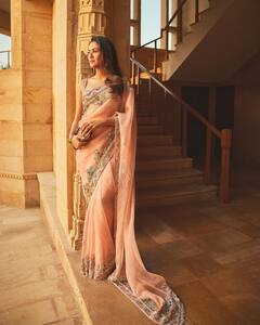 Mira Kapoor Saree Look: सिड-कियारा की शादी में शाहिद कपूर की बीवी ने लूटी लाइमलाइट, दखिए तस्वीरें