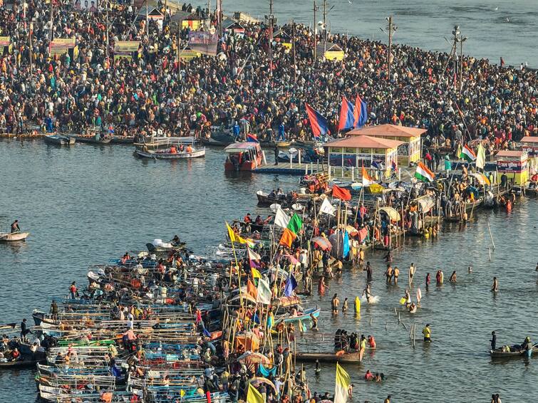 Houseboat Stays Boat Rides On Cards UP To Have Its Own Dal Lake In Prayagraj 'Houseboat Stays, Boat Rides On Cards': UP To Have Its Own Dal Lake In Prayagraj