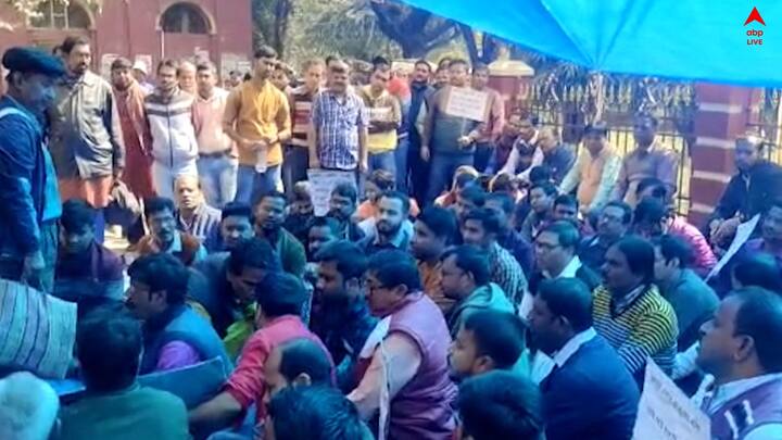 হাসপাতালের এমার্জেন্সি পরিষেবা ছাড়া, সমস্ত কর্মী, পুরসভা-পঞ্চায়েতের কর্মী, স্কুল-কলেজ, বিশ্ববিদ্য়ালয়ের শিক্ষাকর্মীদের কর্মবিরতিতে অংশ নেওয়ার আহ্বান জানানো হয়েছে।