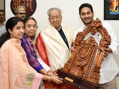 CM YS Jagan Reddy Meets Outgoing Governor Of Andhra Pradesh Biswabhushan Harichandan - PICS