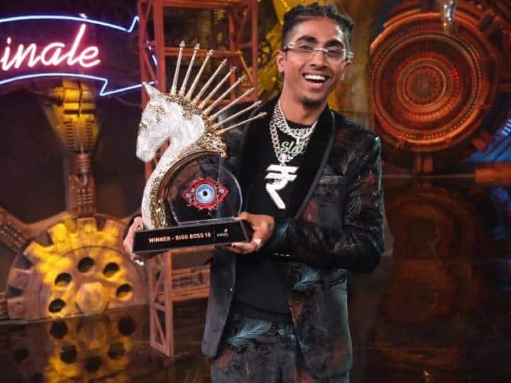 MC Stan Fees in Bigg Boss 16: रैपर एमसी स्टेन ‘बिग बॉस 16’ के विनर बन गए हैं. स्टेन ने शुरू से फाइनल तक खूब लाइमलाइट बटोरी. उन्हें बिग बॉस में हर हफ्ते के लिए 7 लाख रुपये मिलते थे.