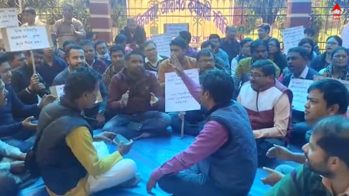 অন্য় সরকারি কর্মচারীদের সই করে, কাজ না করার আর্জি জানানো হয়েছে। এর জেরে সরকারি পরিষেবা বিঘ্নিত হওয়ার আশঙ্কা রয়েছে।