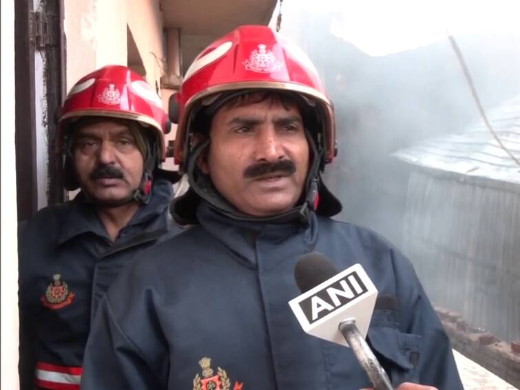 Delhi: Massive Fire Breaks Out In Karampura Factory 27 Fire Tenders Douse Blaze Delhi: Massive Fire Breaks Out In Karampura's Factory, 27 Fire Tenders Douse Blaze