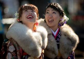 Japan: ਜਾਪਾਨ ਵਿੱਚ ਜੇਕਰ ਕਿਸੇ ਕੁੜੀ ਨੇ ਲੜਕੇ ਤੋਂ ਉਸਦੀ ਕਮੀਜ਼ ਦਾ ਦੂਜਾ ਬਟਨ ਮੰਗਿਆ... ਤਾਂ ਜਾਣੋ ਉਹ ਕੀ ਕਹਿਣਾ ਚਾਹੁੰਦੀ ਹੈ?