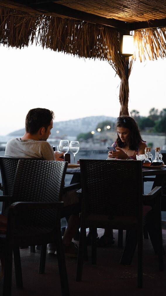 ব্যস্ত জীবনে থাকুক ডেটিংও