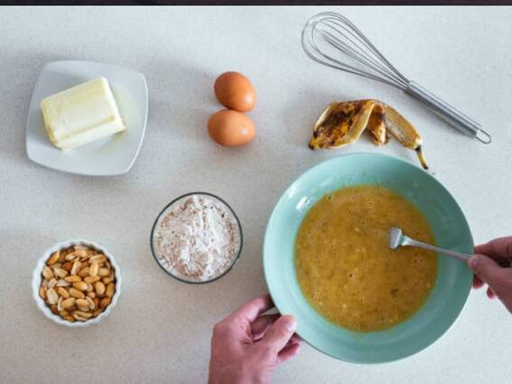 Banana Butter Cookie: कुछ मीठा खाने का कर रहा है मन, तो केले और बटर से बना फ्यूजन कुकीज घर पर बनाएं