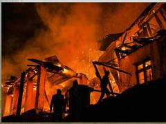 दिल्ली की एक फैक्ट्री में लगी भयंकर आग, मौके पर दमकल की 27 गाड़ियां पहुंचीं